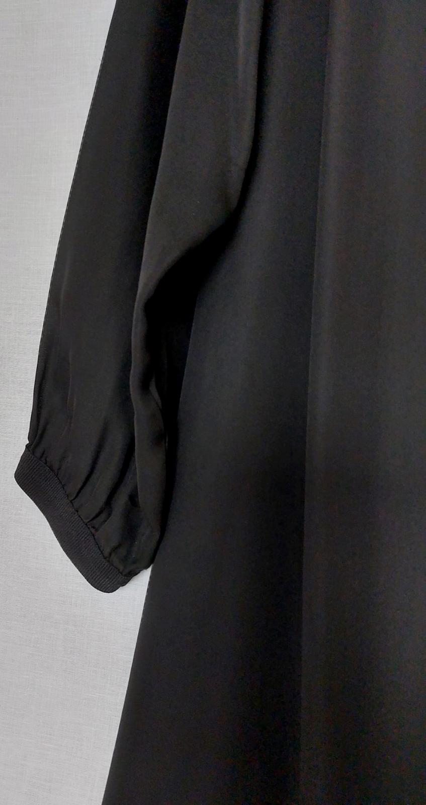 A Day in A Life Kaftan Large Black 100% Silk Semi Sheer Belted V-Neckline BNWOT