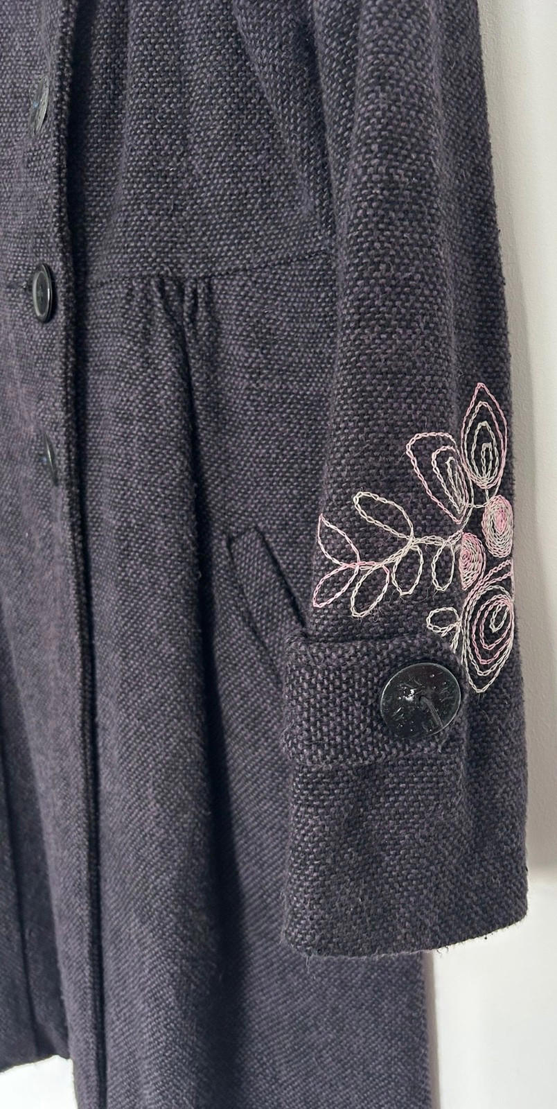 NOMADS Coat 10 Deep Purple  Embroidered Accents Buttons Rounded Collar