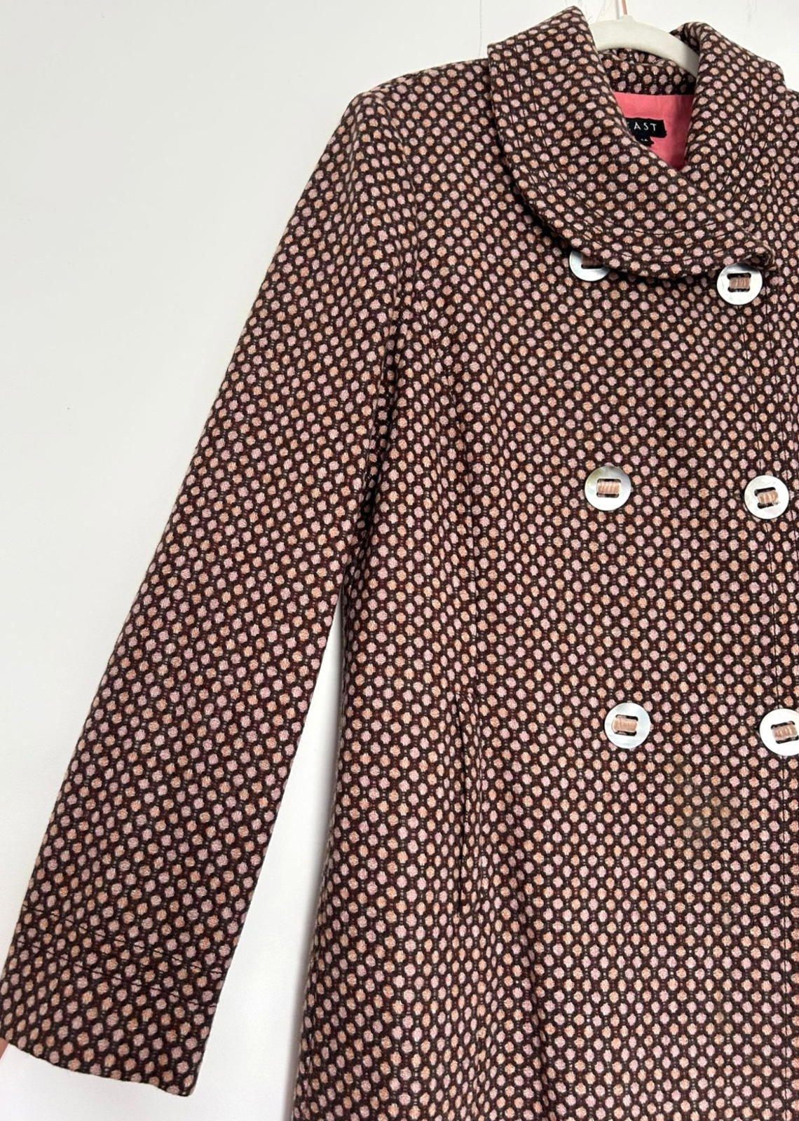 EAST Coat 14 Wool Blend Double Breasted Rounded Collar Pockets Long Sleeves