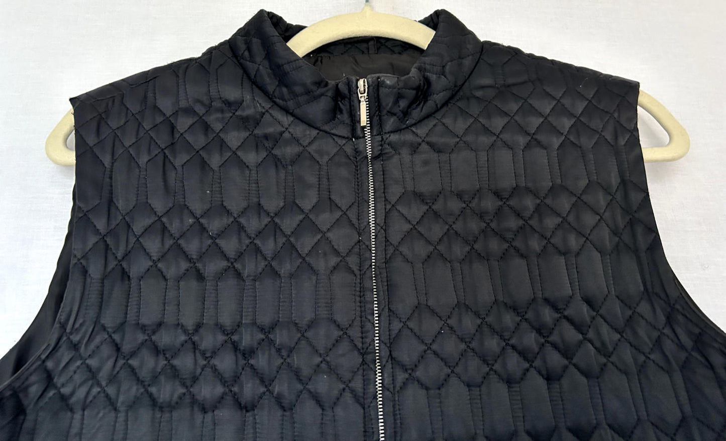PLANET Gilet Waistcoat 12 Black Quilted Style Pockets Zip Fastening