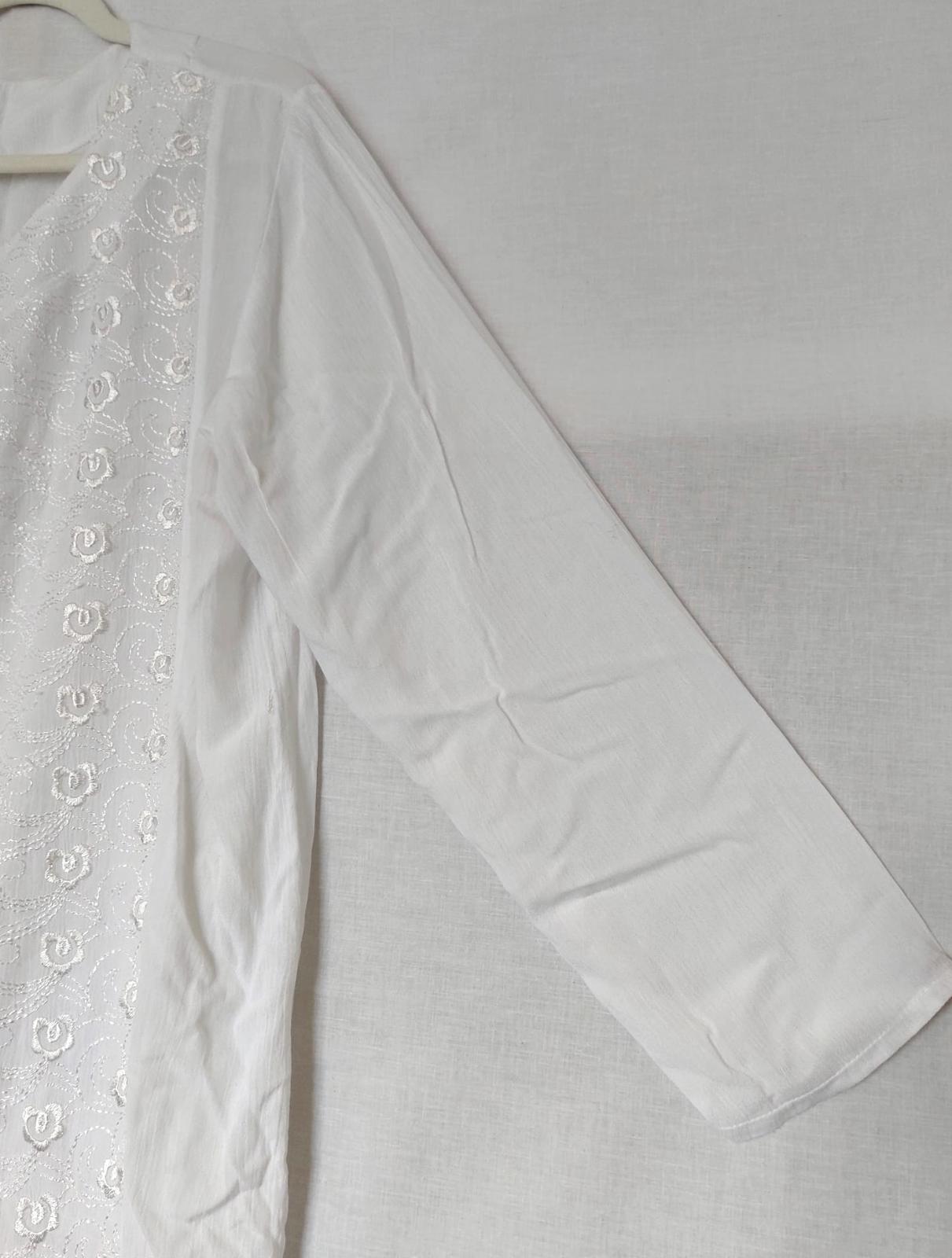 Kaftan Tunic OS White Cheesecloth Embroidered Notch Neckline