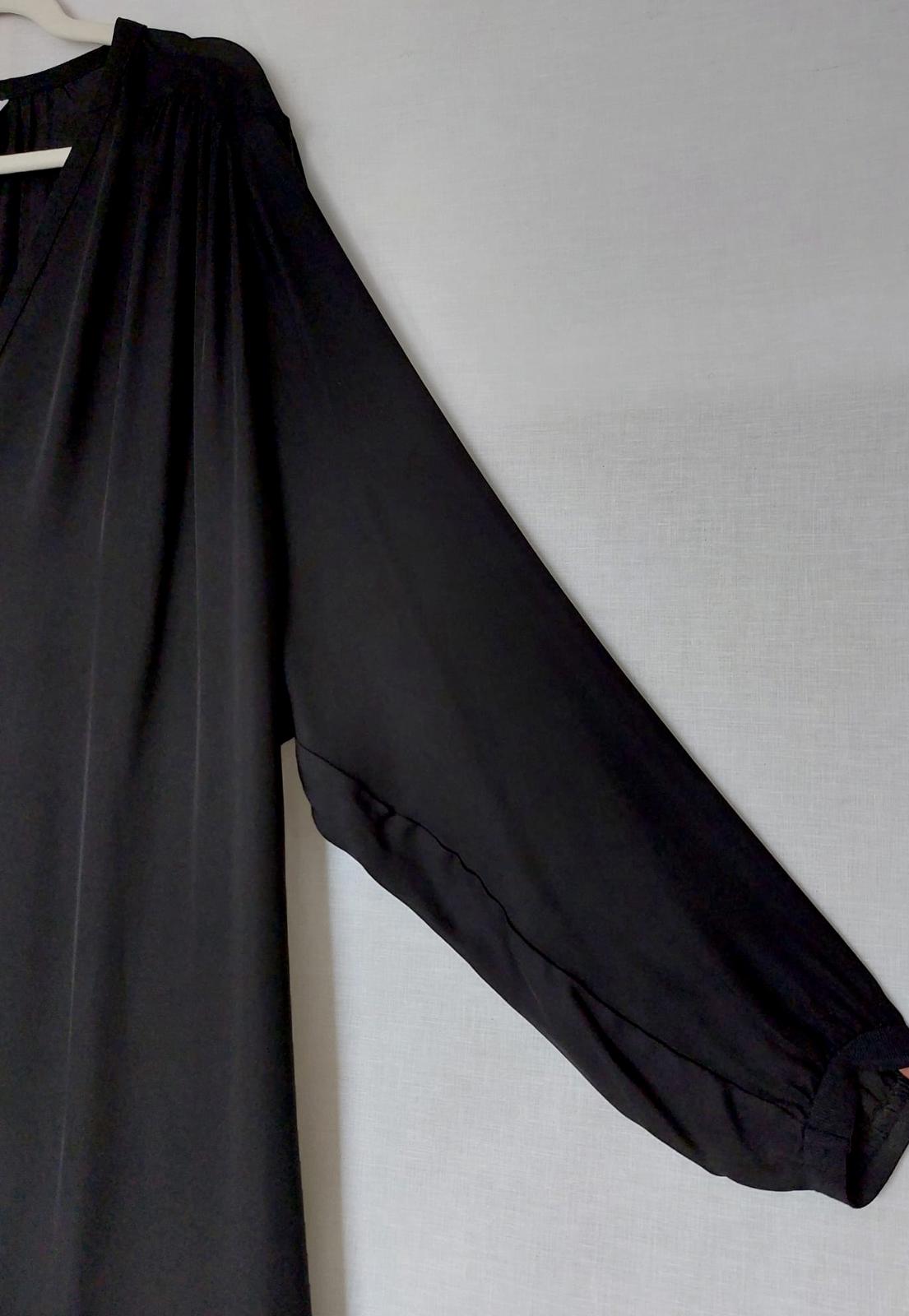 A Day in A Life Kaftan Large Black 100% Silk Semi Sheer Belted V-Neckline BNWOT