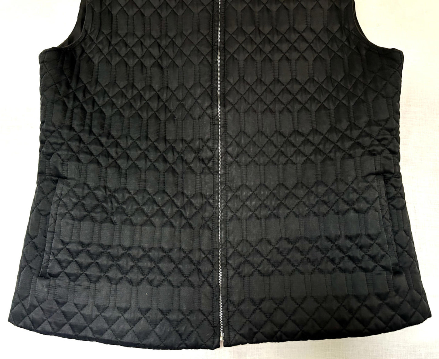 PLANET Gilet Waistcoat 12 Black Quilted Style Pockets Zip Fastening