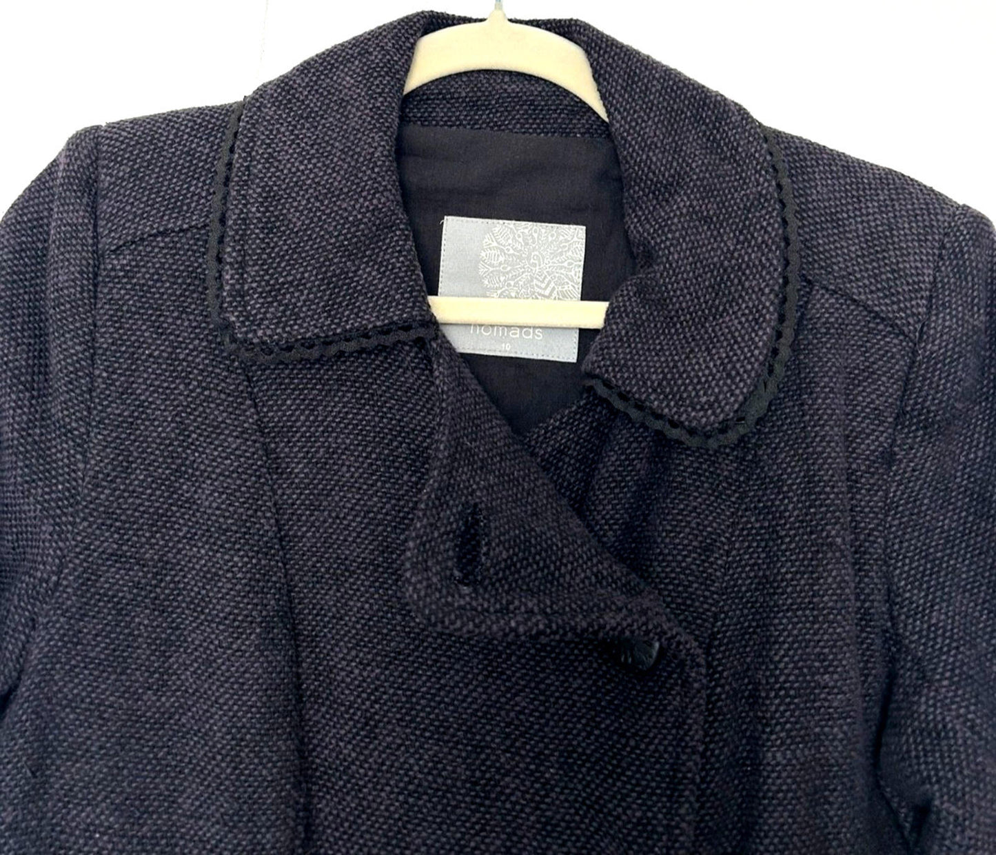 NOMADS Coat 10 Deep Purple  Embroidered Accents Buttons Rounded Collar